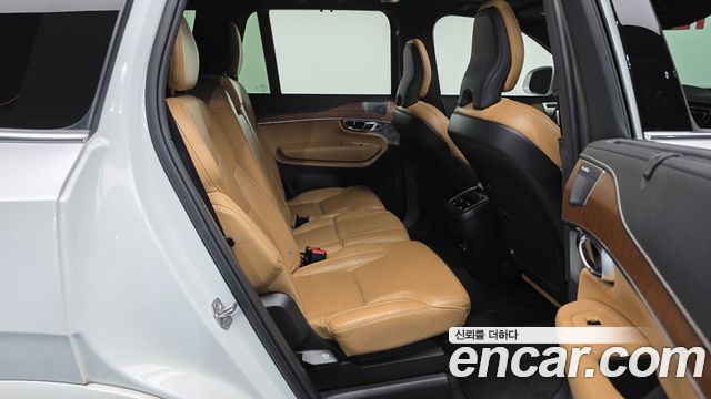 Volvo XC90 2019 — photo 11