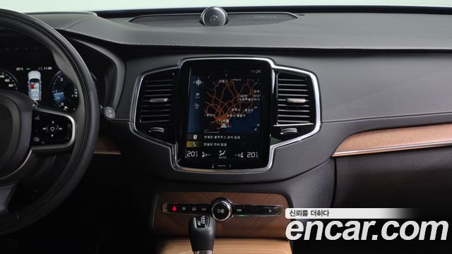 Volvo XC90 2019 — photo 12