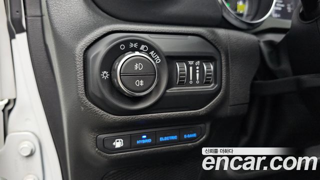 Jeep Wrangler 2022 — photo 19
