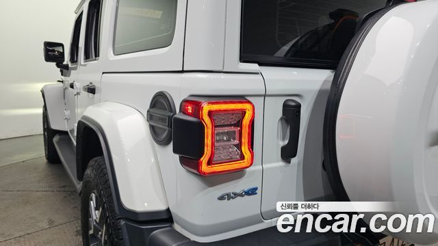 Jeep Wrangler 2022 — photo 9