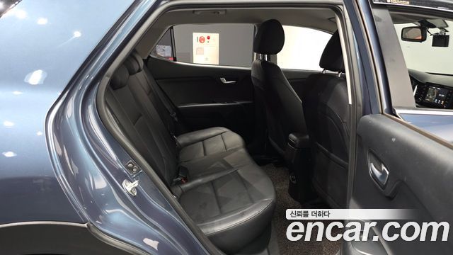 Kia Stonic 2018 — photo 12