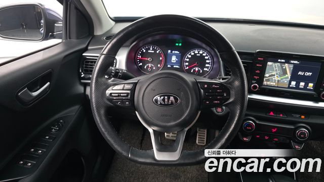 Kia Stonic 2018 — photo 13