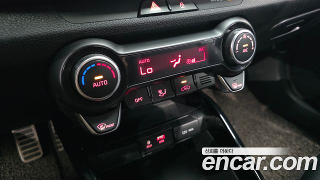 Kia Stonic 2018 — photo 16