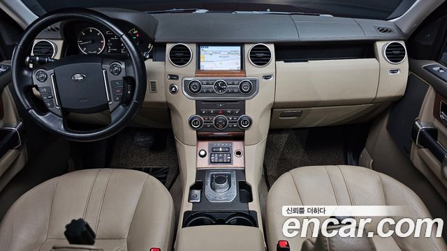 Land Rover Discovery 2016 — photo 10