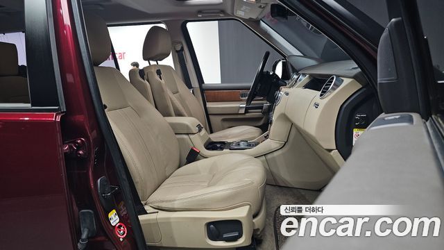 Land Rover Discovery 2016 — photo 13