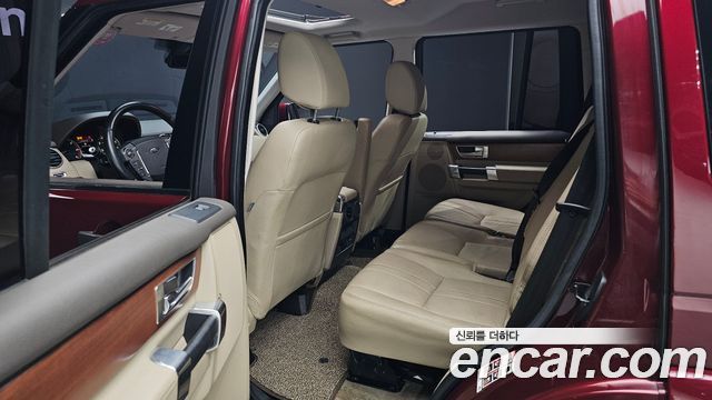 Land Rover Discovery 2016 — photo 18