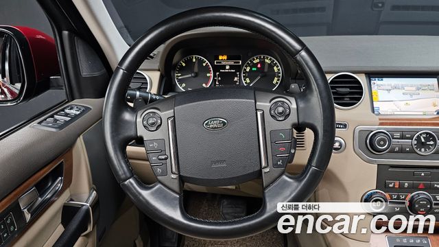 Land Rover Discovery 2016 — photo 19