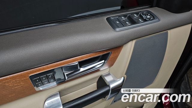 Land Rover Discovery 2016 — photo 23
