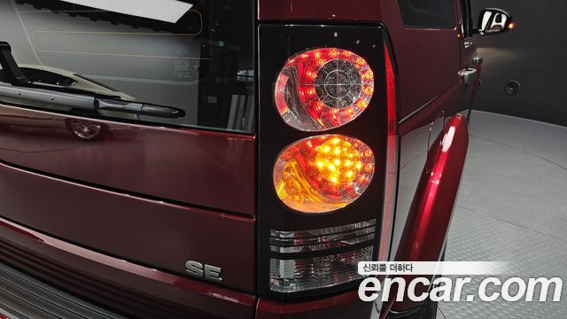 Land Rover Discovery 2016 — photo 9