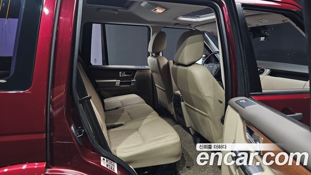 Land Rover Discovery 2016 — photo 16