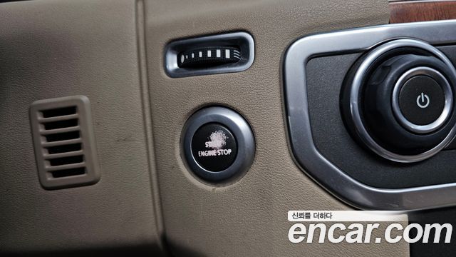 Land Rover Discovery 2016 — photo 27