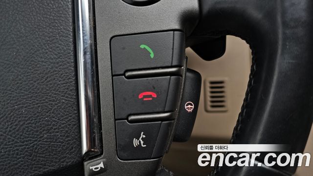 Land Rover Discovery 2016 — photo 30