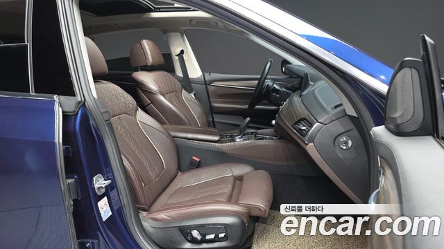 BMW Gran Turismo 2019 — photo 11