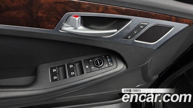 Hyundai Genesis 2015 — photo 29