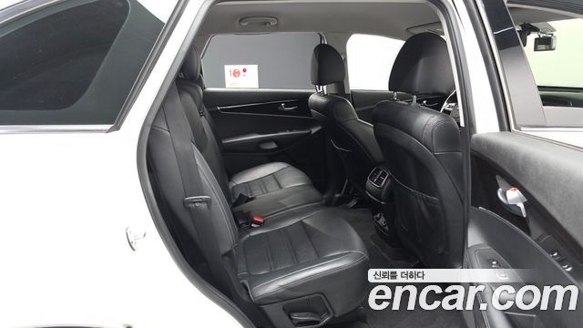 Kia Sorento 2018 — photo 12