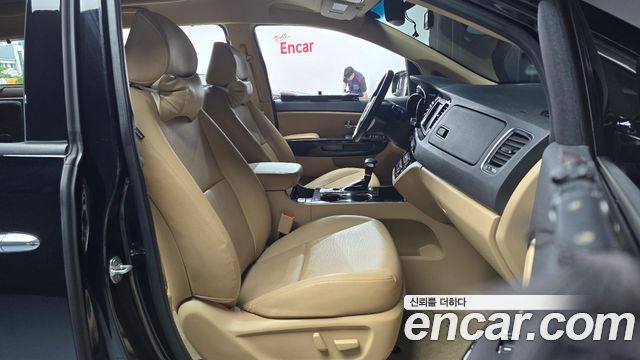 Kia Canival 2020 — photo 11