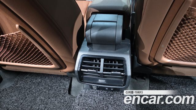 Audi Q3 2023 — photo 19