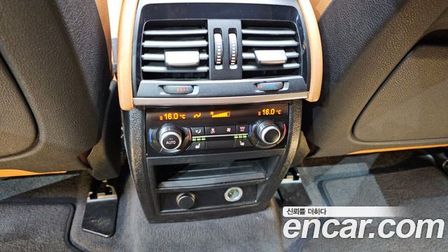 BMW X6 2018 — photo 30