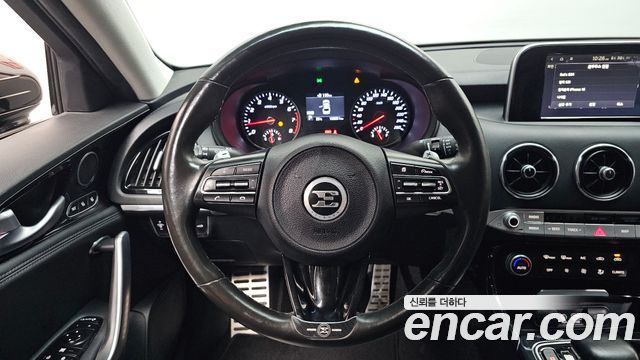Kia Stinger 2018 — photo 13