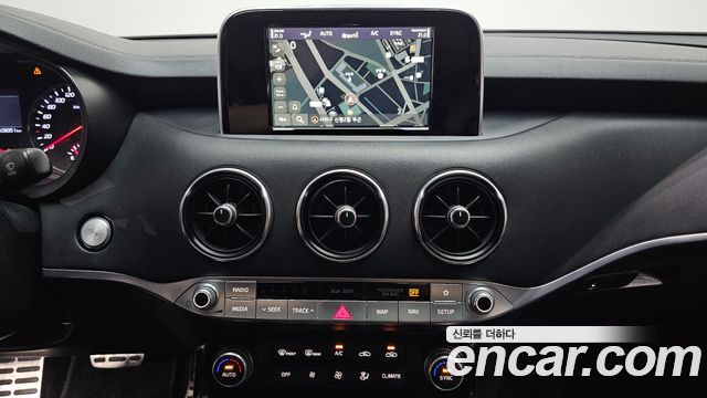 Kia Stinger 2018 — photo 14