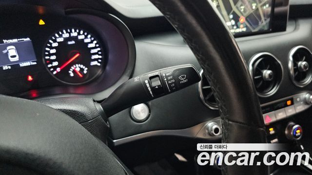 Kia Stinger 2018 — photo 16