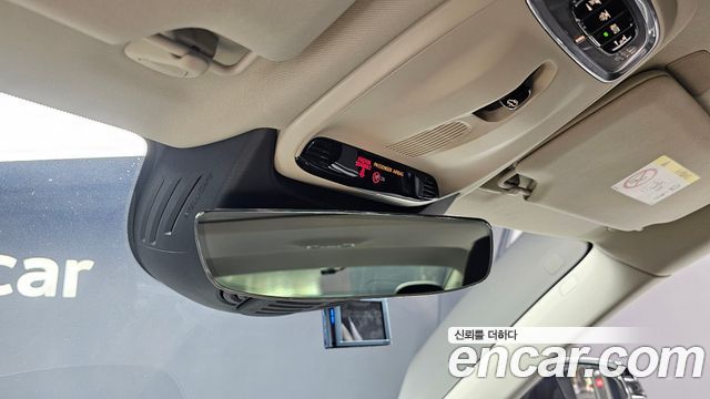 Volvo S90 2017 — photo 18