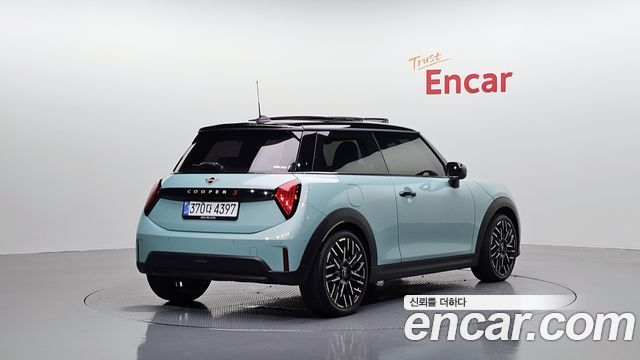 Mini Cooper 2025 — photo 2
