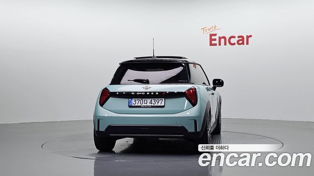 Mini Cooper 2025 — photo 4