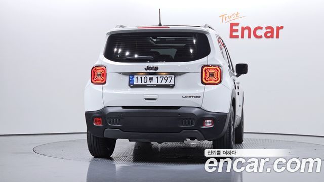 Jeep Renegade 2023 — photo 4