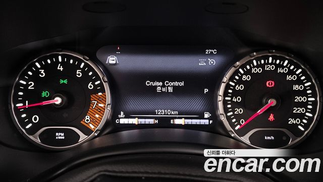 Jeep Renegade 2023 — photo 11