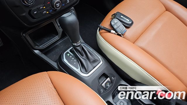 Jeep Renegade 2023 — photo 12