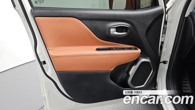 Jeep Renegade 2023 — photo 14