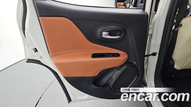 Jeep Renegade 2023 — photo 15