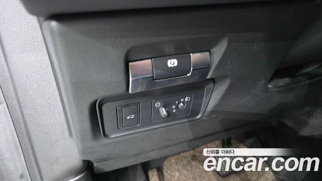 Land Rover Discovery Sport 2020 — photo 16