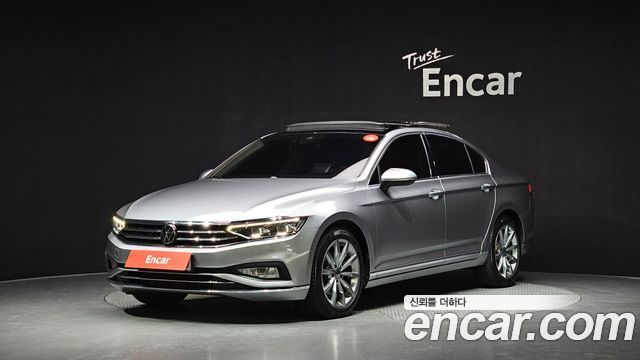 Volkswagen Passat 2021 — photo 1