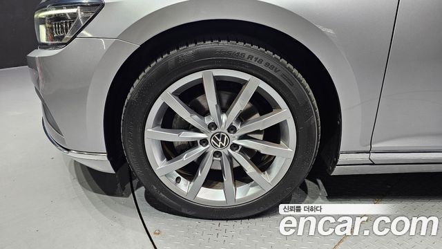 Volkswagen Passat 2021 — photo 5