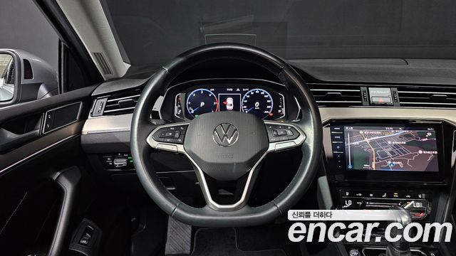 Volkswagen Passat 2021 — photo 13