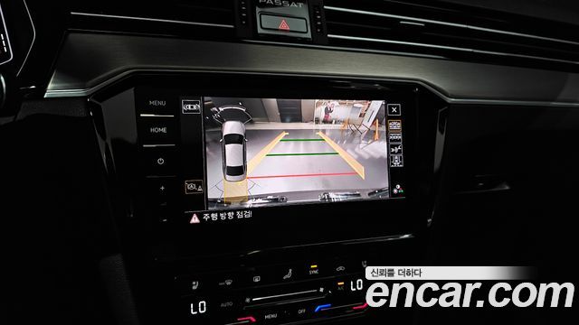 Volkswagen Passat 2021 — photo 14