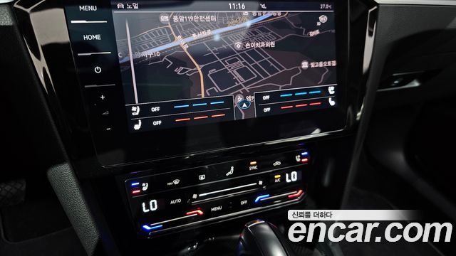 Volkswagen Passat 2021 — photo 17