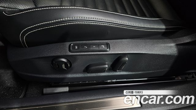 Volkswagen Passat 2021 — photo 18