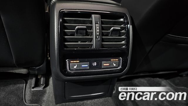 Volkswagen Passat 2021 — photo 19