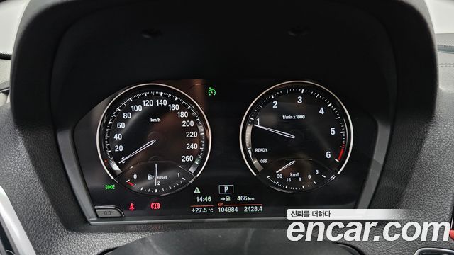 BMW 1-Series 2019 — photo 11