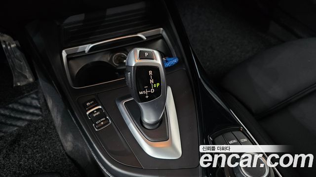 BMW 1-Series 2019 — photo 12