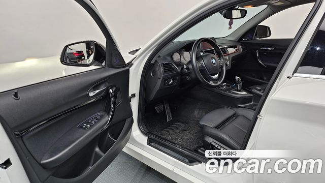BMW 1-Series 2019 — photo 13