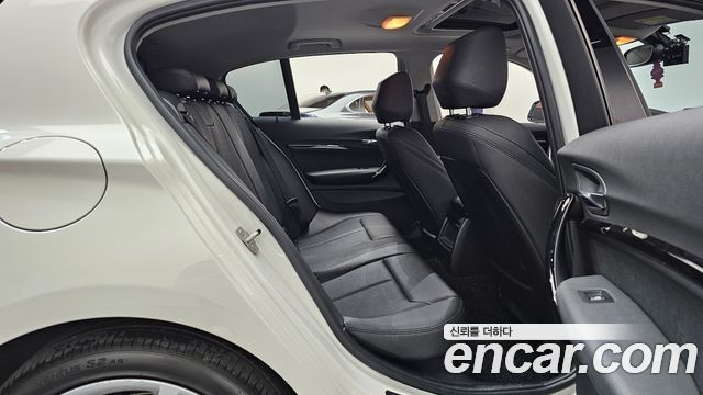 BMW 1-Series 2019 — photo 17