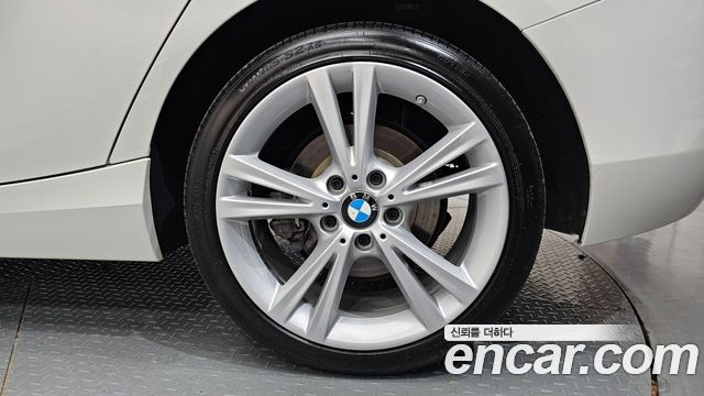 BMW 1-Series 2019 — photo 7