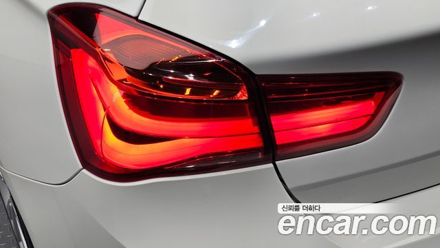 BMW 1-Series 2019 — photo 9