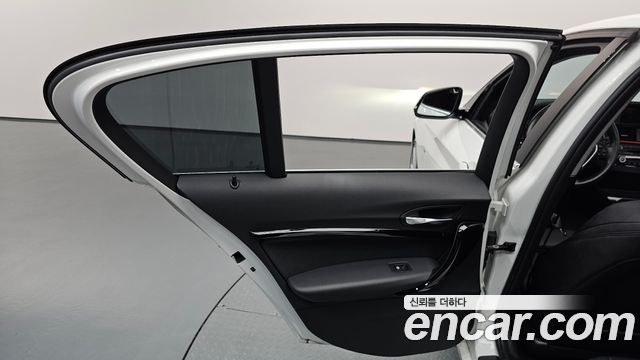 BMW 1-Series 2019 — photo 15