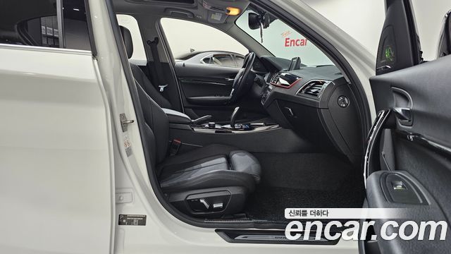 BMW 1-Series 2019 — photo 16