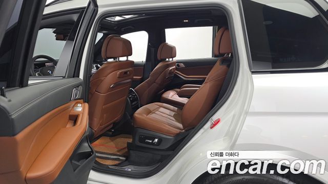BMW X7 2025 — photo 11